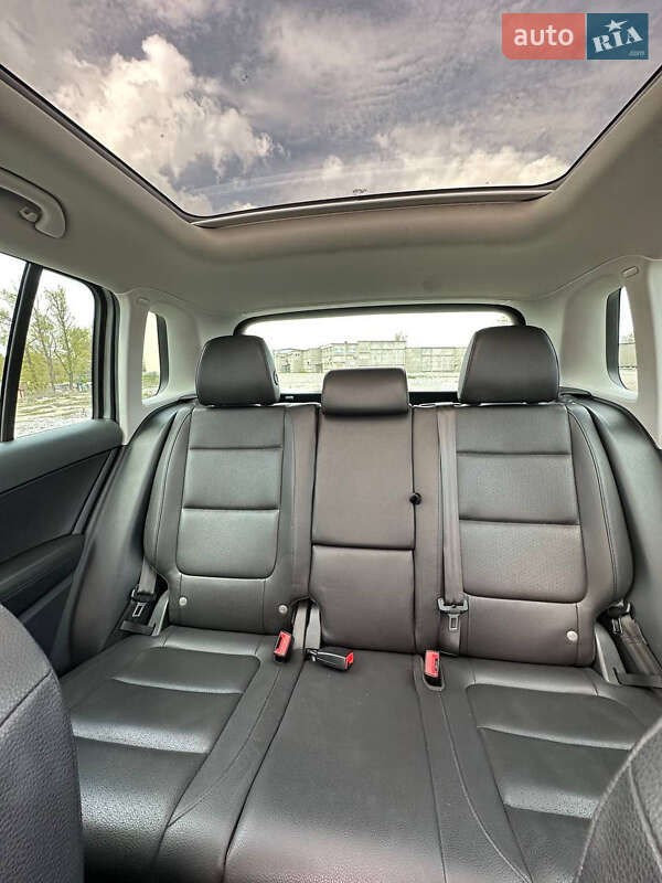 Внедорожник / Кроссовер Volkswagen Tiguan 2016 в Каменском