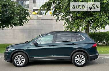 Внедорожник / Кроссовер Volkswagen Tiguan 2017 в Киеве