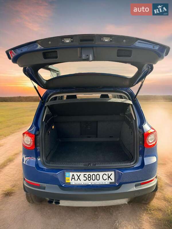 Внедорожник / Кроссовер Volkswagen Tiguan 2011 в Харькове