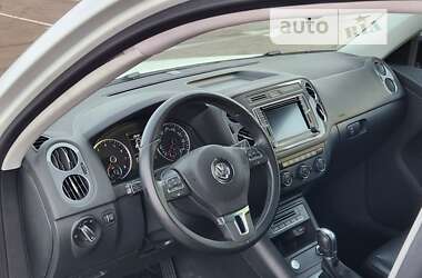 Позашляховик / Кросовер Volkswagen Tiguan 2016 в Рівному