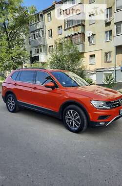 Позашляховик / Кросовер Volkswagen Tiguan 2018 в Сумах