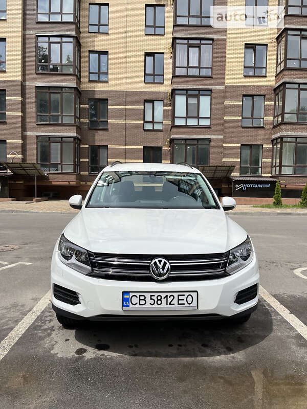 Внедорожник / Кроссовер Volkswagen Tiguan 2016 в Чернигове