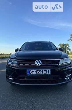 Внедорожник / Кроссовер Volkswagen Tiguan 2017 в Ромнах