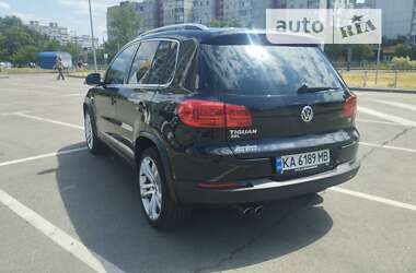 Позашляховик / Кросовер Volkswagen Tiguan 2016 в Києві