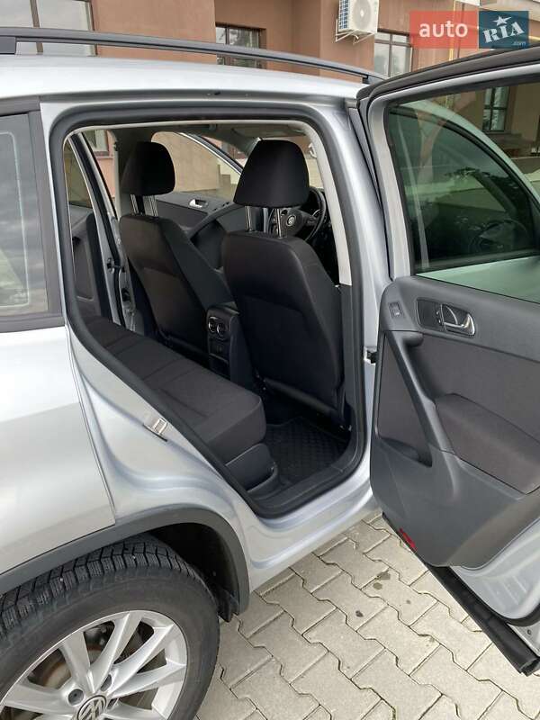 Внедорожник / Кроссовер Volkswagen Tiguan 2017 в Надворной