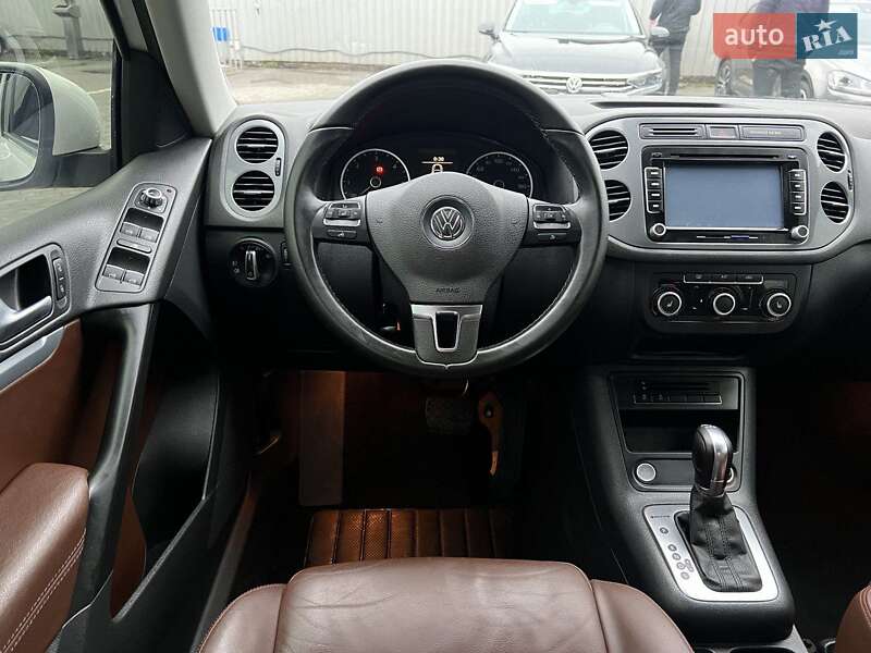 Внедорожник / Кроссовер Volkswagen Tiguan 2015 в Луцке