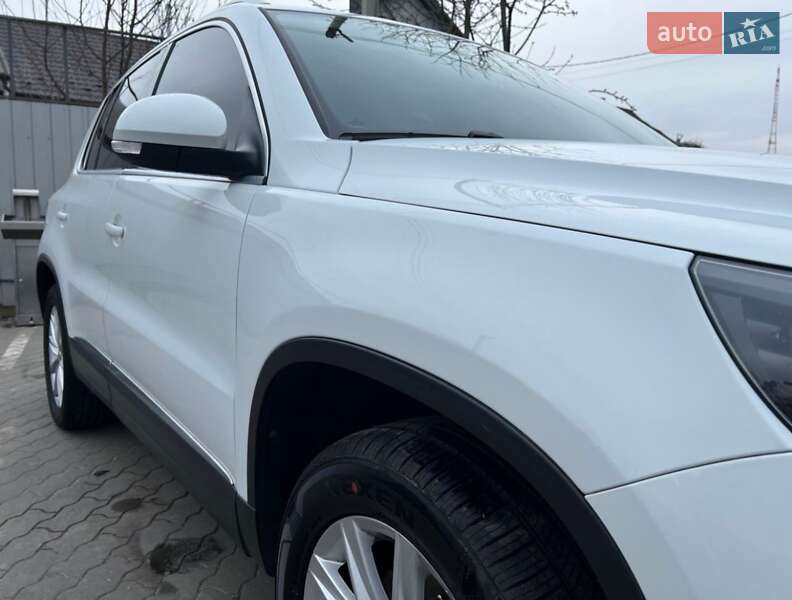 Внедорожник / Кроссовер Volkswagen Tiguan 2015 в Луцке