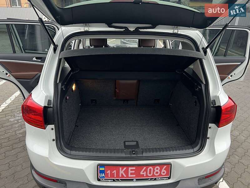 Внедорожник / Кроссовер Volkswagen Tiguan 2015 в Луцке