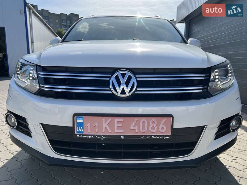 Внедорожник / Кроссовер Volkswagen Tiguan 2015 в Луцке