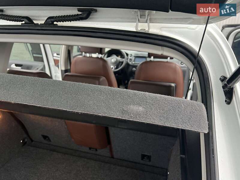 Внедорожник / Кроссовер Volkswagen Tiguan 2015 в Луцке
