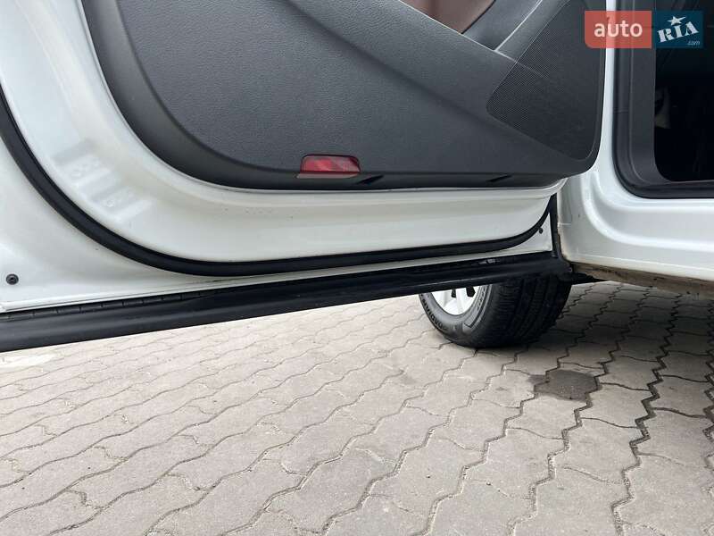 Внедорожник / Кроссовер Volkswagen Tiguan 2015 в Луцке