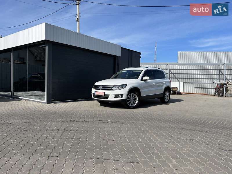 Внедорожник / Кроссовер Volkswagen Tiguan 2015 в Луцке