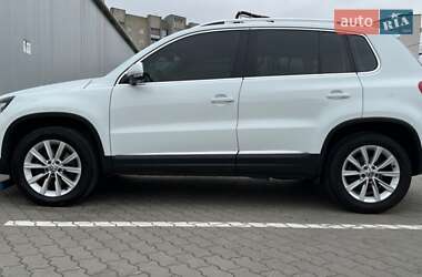 Внедорожник / Кроссовер Volkswagen Tiguan 2015 в Луцке