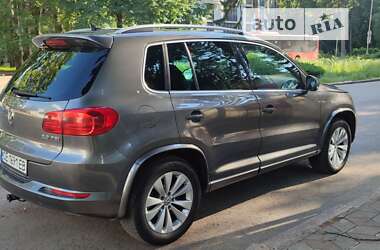 Позашляховик / Кросовер Volkswagen Tiguan 2013 в Чернівцях