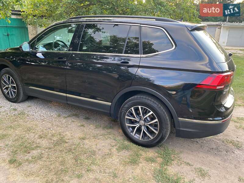 Внедорожник / Кроссовер Volkswagen Tiguan 2017 в Киеве