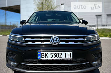 Позашляховик / Кросовер Volkswagen Tiguan 2017 в Києві