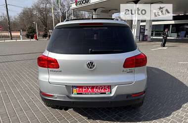 Внедорожник / Кроссовер Volkswagen Tiguan 2014 в Могилев-Подольске