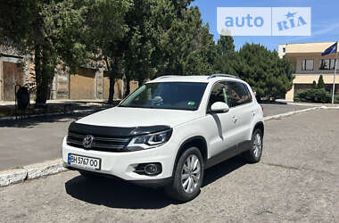 Внедорожник / Кроссовер Volkswagen Tiguan 2013 в Черноморске