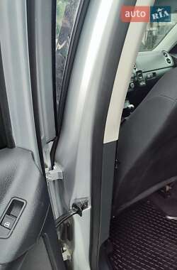 Внедорожник / Кроссовер Volkswagen Tiguan 2010 в 