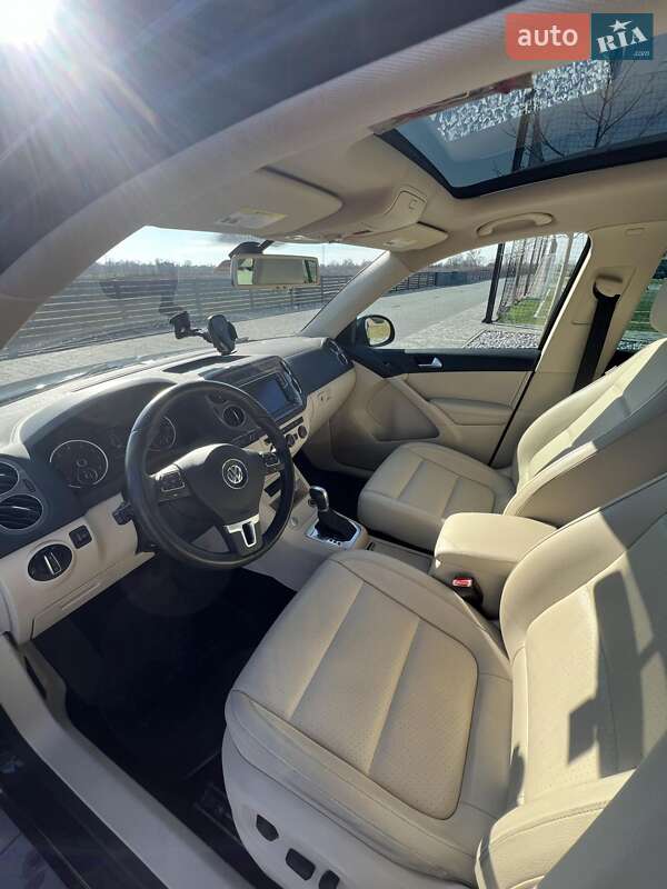 Внедорожник / Кроссовер Volkswagen Tiguan 2015 в Мукачево