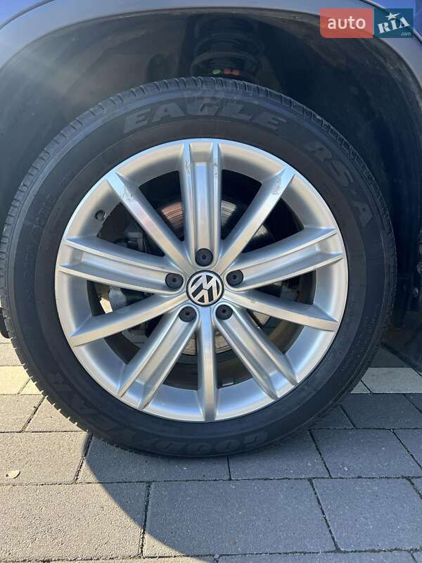 Внедорожник / Кроссовер Volkswagen Tiguan 2015 в Мукачево