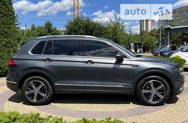 Позашляховик / Кросовер Volkswagen Tiguan 2017 в Львові