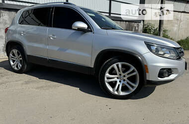 Внедорожник / Кроссовер Volkswagen Tiguan 2011 в Луцке