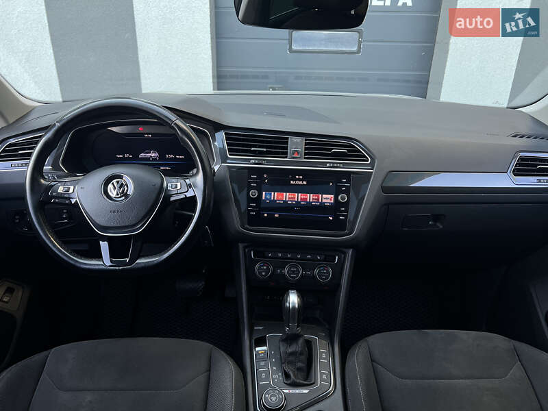 Внедорожник / Кроссовер Volkswagen Tiguan 2017 в Львове