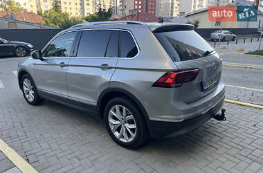 Внедорожник / Кроссовер Volkswagen Tiguan 2017 в 