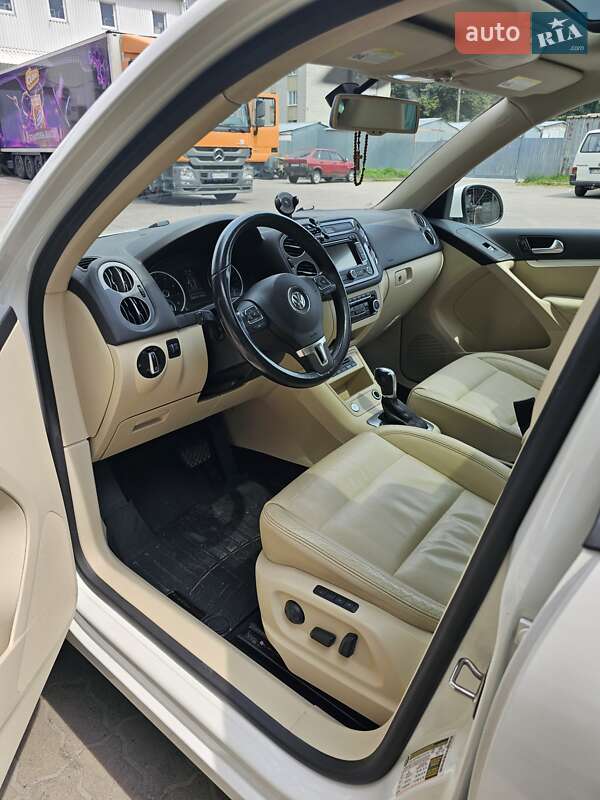 Внедорожник / Кроссовер Volkswagen Tiguan 2011 в Львове