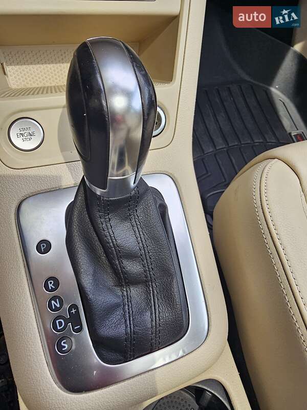 Внедорожник / Кроссовер Volkswagen Tiguan 2011 в Львове