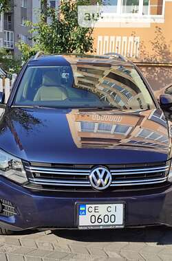 Внедорожник / Кроссовер Volkswagen Tiguan 2015 в Черновцах