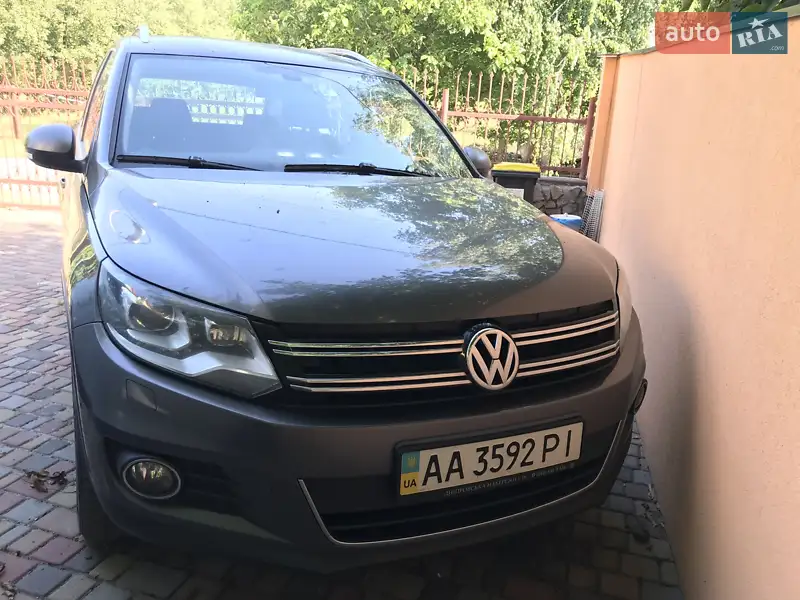 Внедорожник / Кроссовер Volkswagen Tiguan 2013 в 