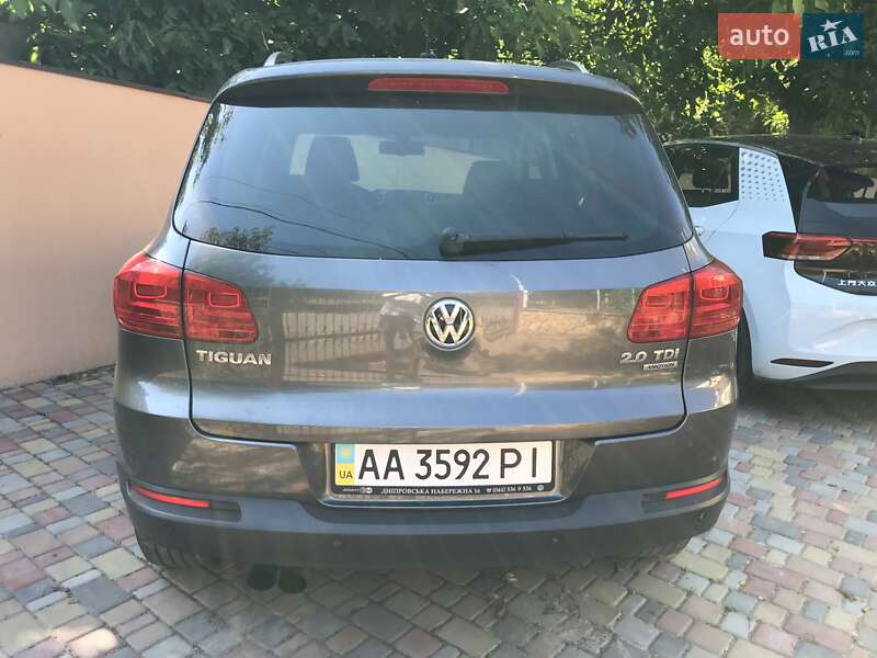 Позашляховик / Кросовер Volkswagen Tiguan 2013 в Києві