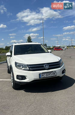 Внедорожник / Кроссовер Volkswagen Tiguan 2012 в 