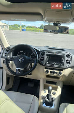 Внедорожник / Кроссовер Volkswagen Tiguan 2012 в 