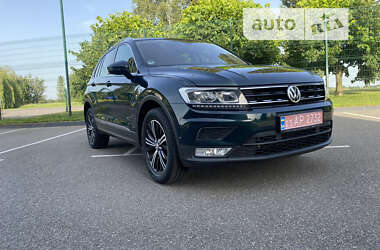 Внедорожник / Кроссовер Volkswagen Tiguan 2017 в Киеве