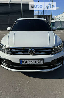 Внедорожник / Кроссовер Volkswagen Tiguan 2016 в Киеве