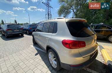 Внедорожник / Кроссовер Volkswagen Tiguan 2013 в 