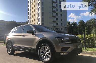 Внедорожник / Кроссовер Volkswagen Tiguan 2017 в Киеве