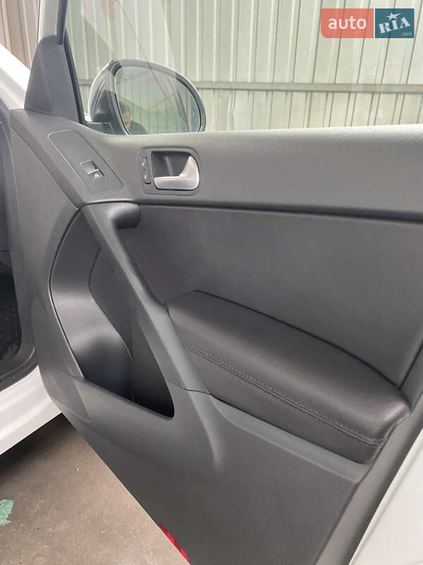 Внедорожник / Кроссовер Volkswagen Tiguan 2017 в Киеве фото 32 Внедорожник / Кроссовер Volkswagen Tiguan 2017 в Киеве