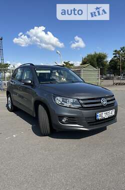 Внедорожник / Кроссовер Volkswagen Tiguan 2016 в Днепре