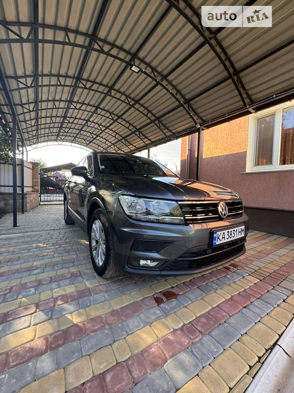 Внедорожник / Кроссовер Volkswagen Tiguan 2018 в Хмельнике