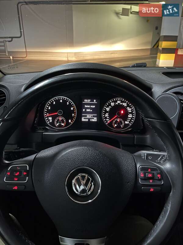 Внедорожник / Кроссовер Volkswagen Tiguan 2015 в Киеве