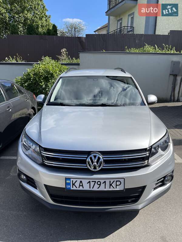 Внедорожник / Кроссовер Volkswagen Tiguan 2015 в Киеве