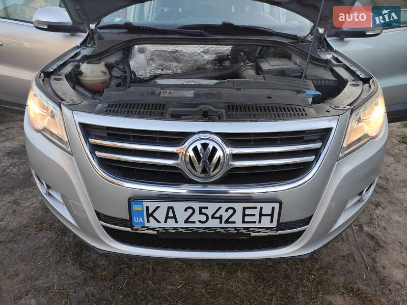 Внедорожник / Кроссовер Volkswagen Tiguan 2011 в Ужгороде