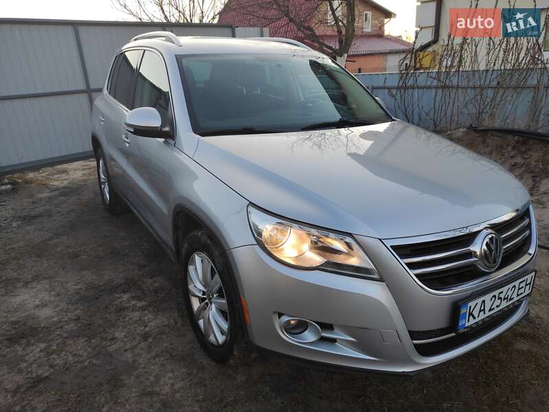 Внедорожник / Кроссовер Volkswagen Tiguan 2011 в Ужгороде