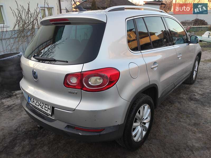Внедорожник / Кроссовер Volkswagen Tiguan 2011 в Ужгороде