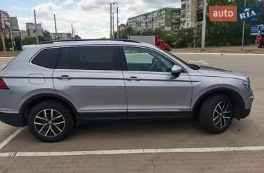 Внедорожник / Кроссовер Volkswagen Tiguan 2020 в 