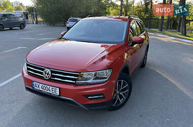 Внедорожник / Кроссовер Volkswagen Tiguan 2019 в 